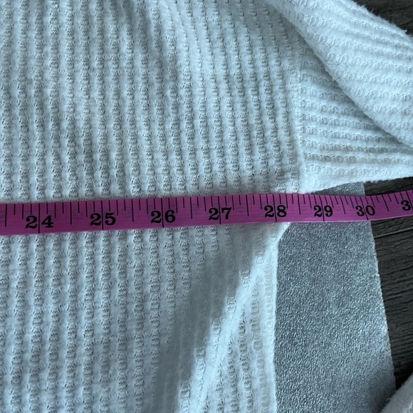 ❤️2/$30❤️[S]Urban Outfitters Out From Under Oversized Waffle knit Cardigan - Picture 8 of 10